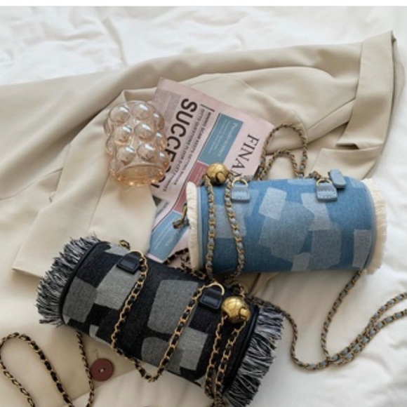 Sandals & Purses - Picture 2 of 7